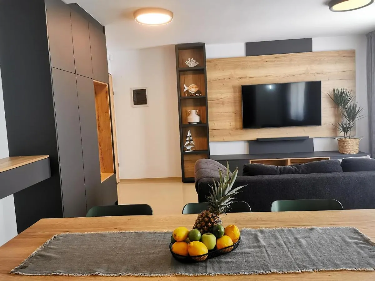 Lejlighed Black Pearl - Luxury Seaside App With Pool & Bbq, Istra Banjole