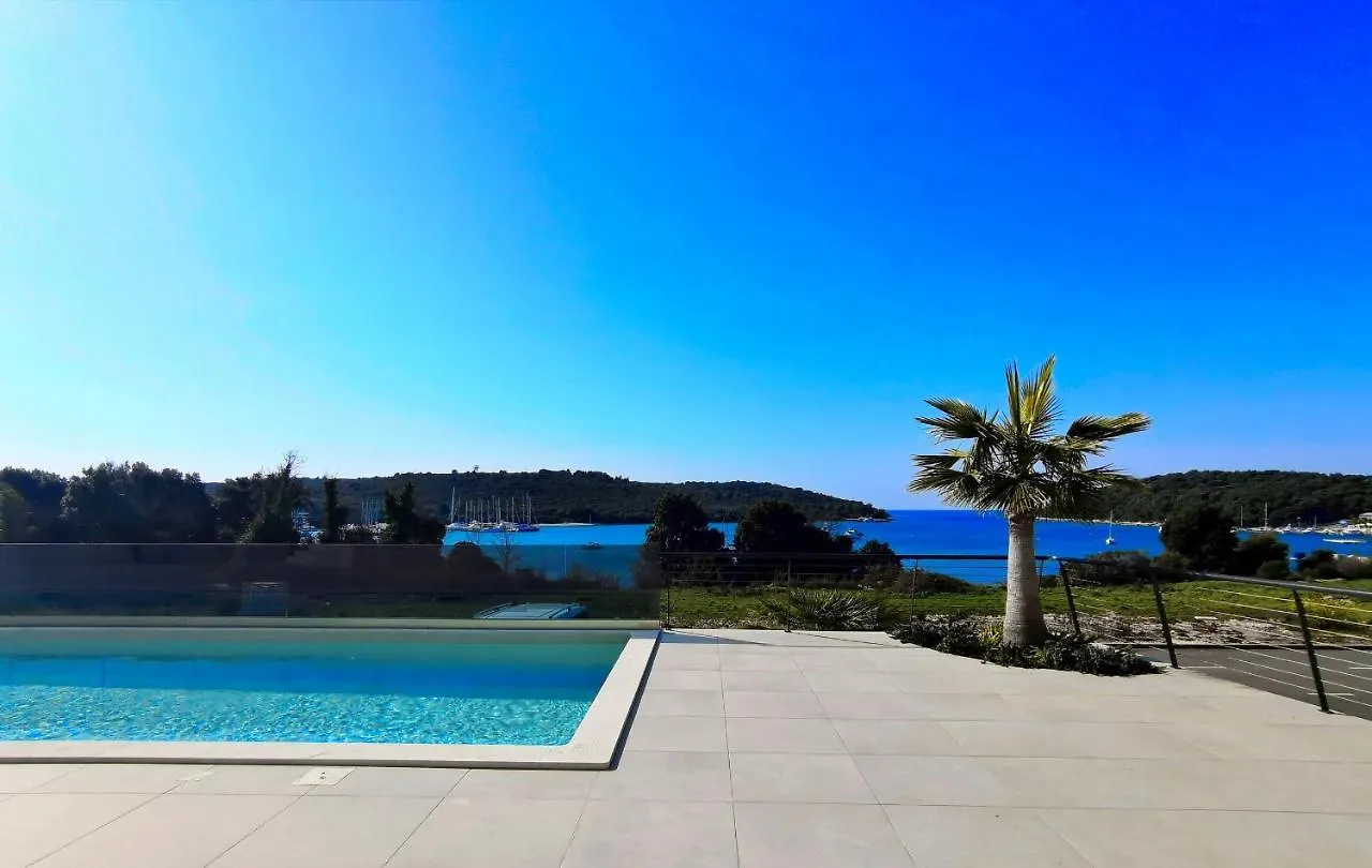 Black Pearl - Luxury Seaside App With Pool & Bbq, Istra Banjole Lejlighed