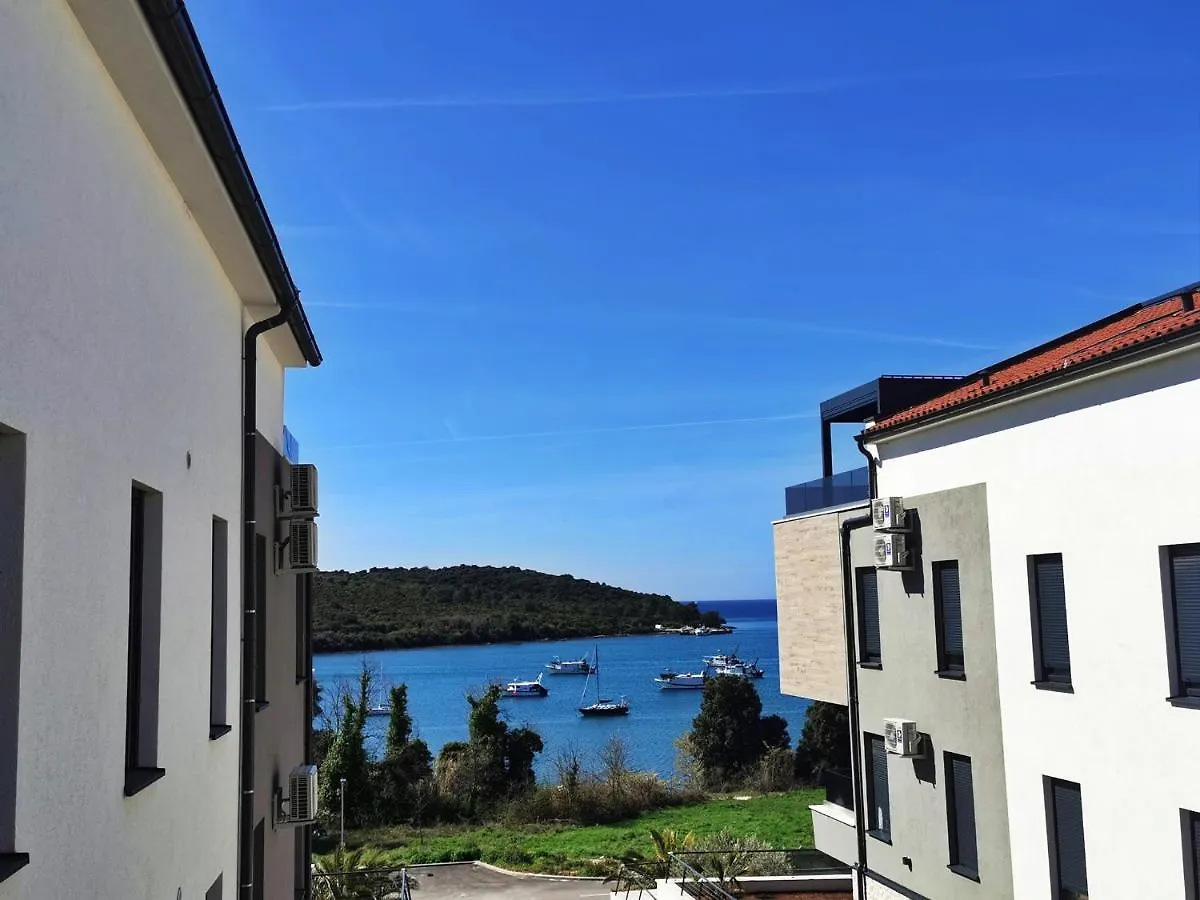 Black Pearl - Luxury Seaside App With Pool & Bbq, Istra Banjole 0*,  Kroatien