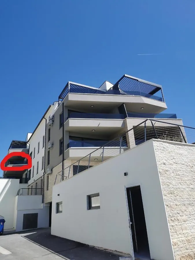 Black Pearl - Luxury Seaside App With Pool & Bbq, Istra Banjole