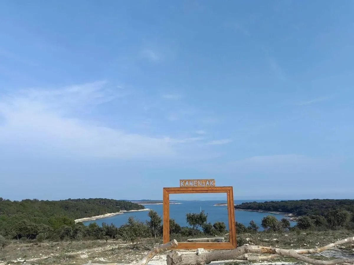 Black Pearl - Luxury Seaside App With Pool & Bbq, Istra Banjole Lejlighed